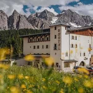 *** Hotel Passo Tre Croci Cortina Italia